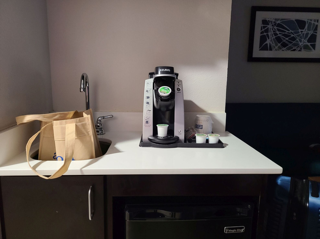 北斯巴达伯格快捷假日&套房酒店主图