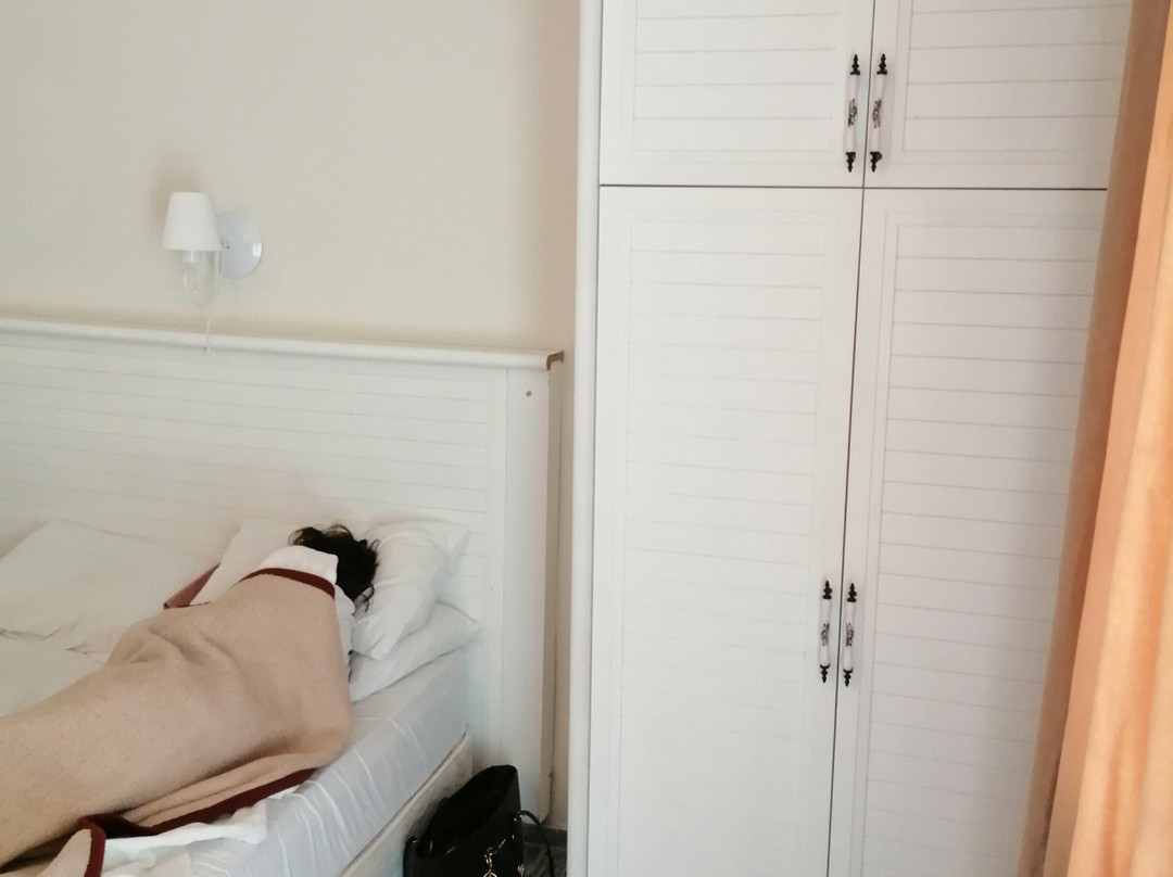 Summer Garden Suites & Beach Hotel主图