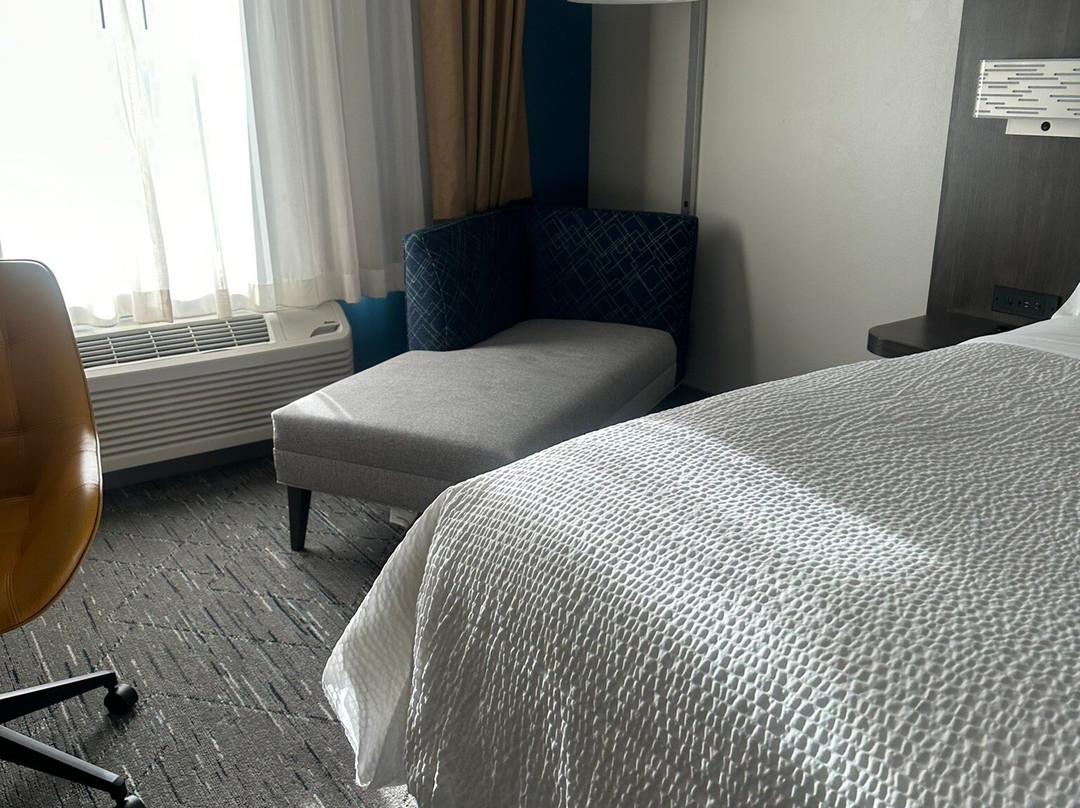 Holiday Inn Express & Suites Salina主图