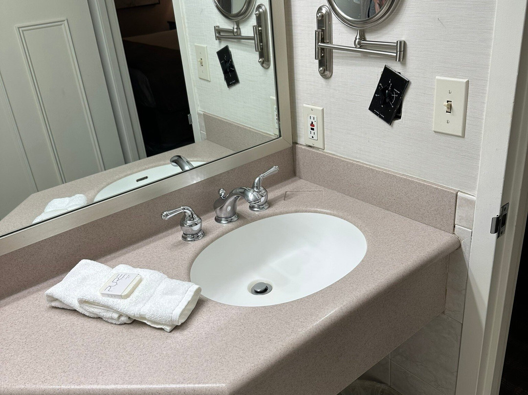 伊桑艾伦酒店主图