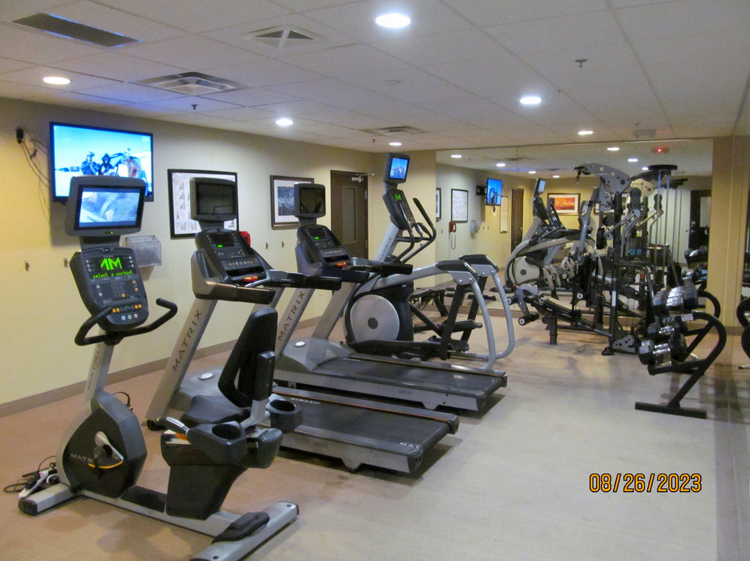 Staybridge Suites Grand Forks By IHG主图