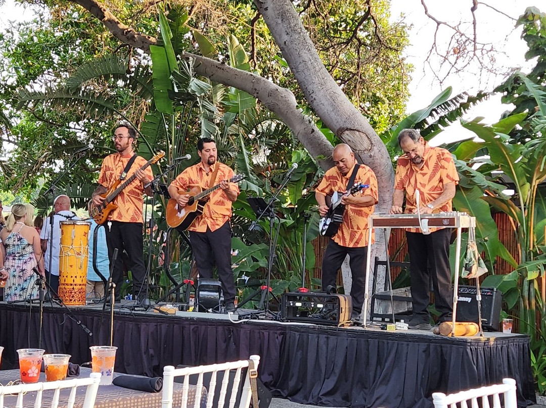 Mauna Kea Oceanfront Luau景点图片