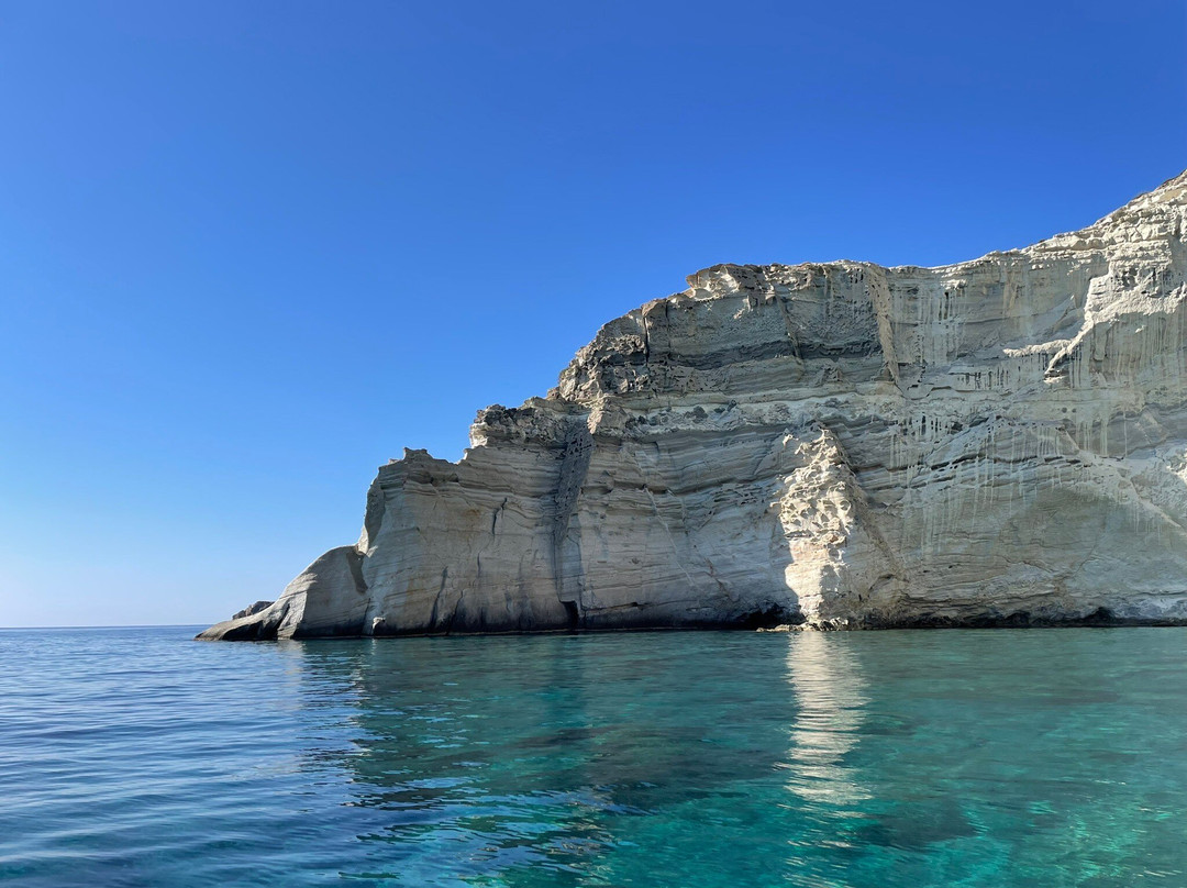 Pits Watersports-米洛斯岛必去景点