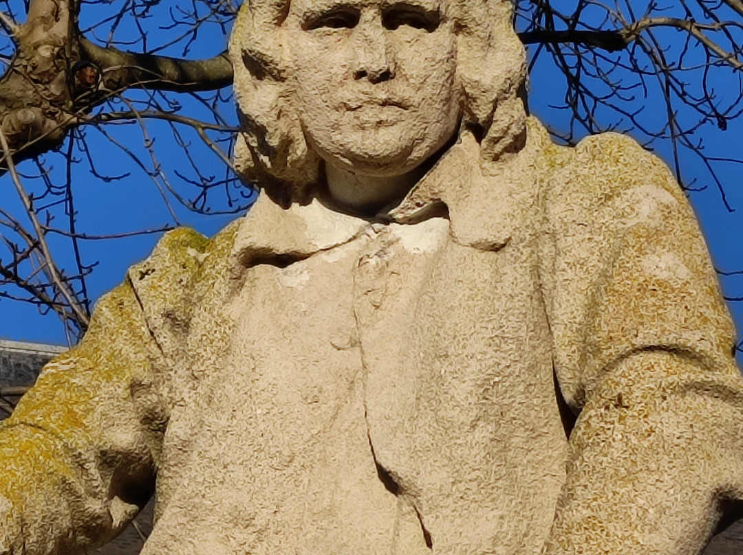 Statue de Nicolas Poussin-Les Andelys必去景点