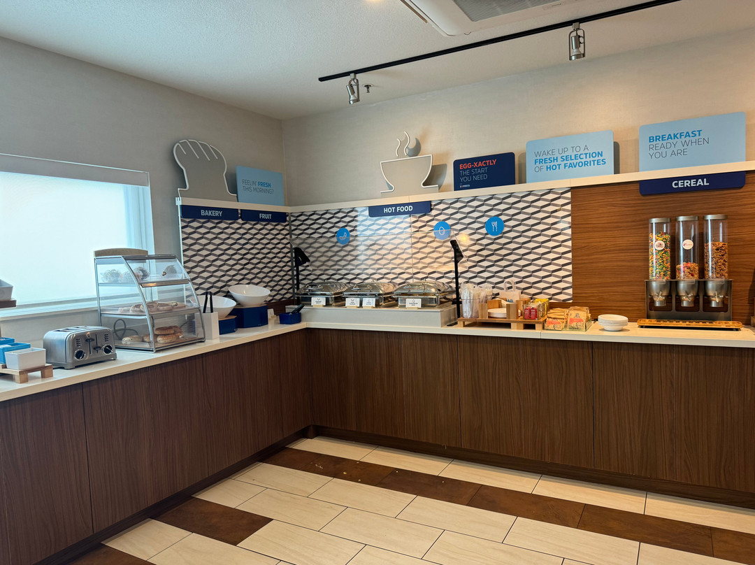 纽伯格希洛套房酒店主图