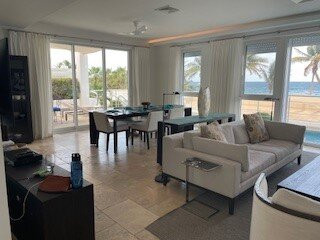 珊瑚海滩俱乐部主图