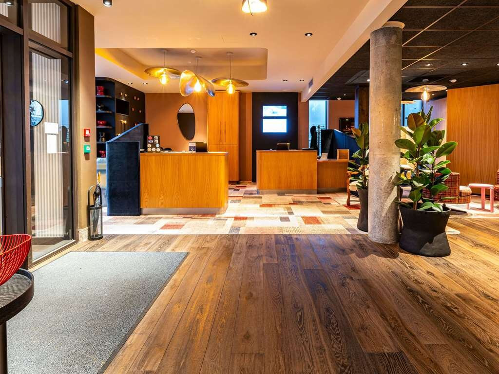 兰斯中心诺富特套房酒店主图