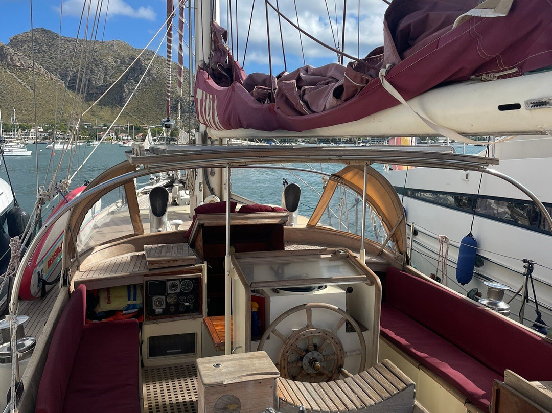 Sailaway Charters-波连萨必去景点