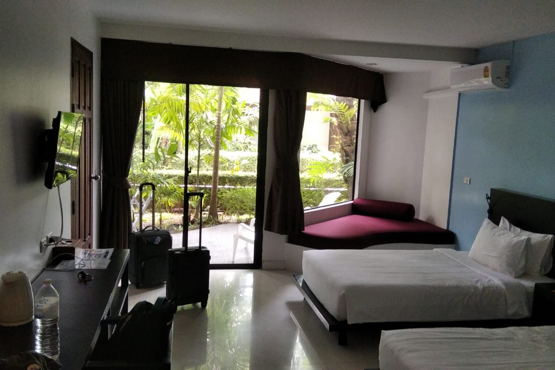 奈阳海滩度假村主图