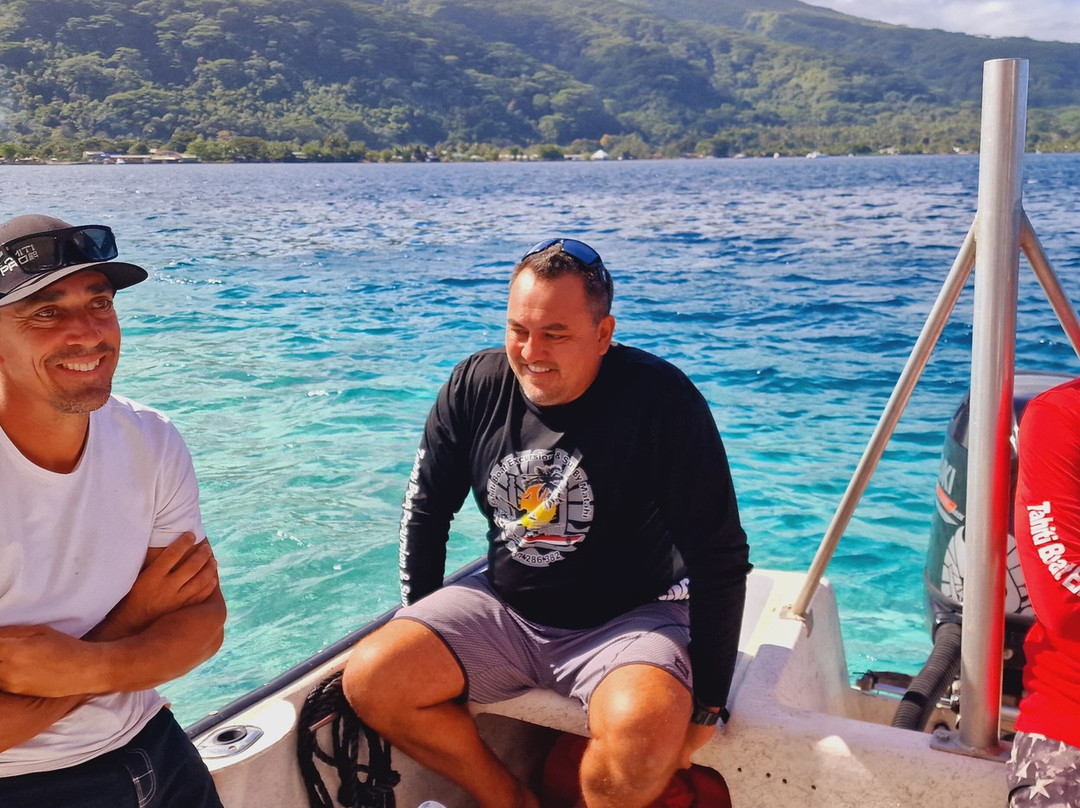 Tahiti Boat Excursion & Surf景点图片