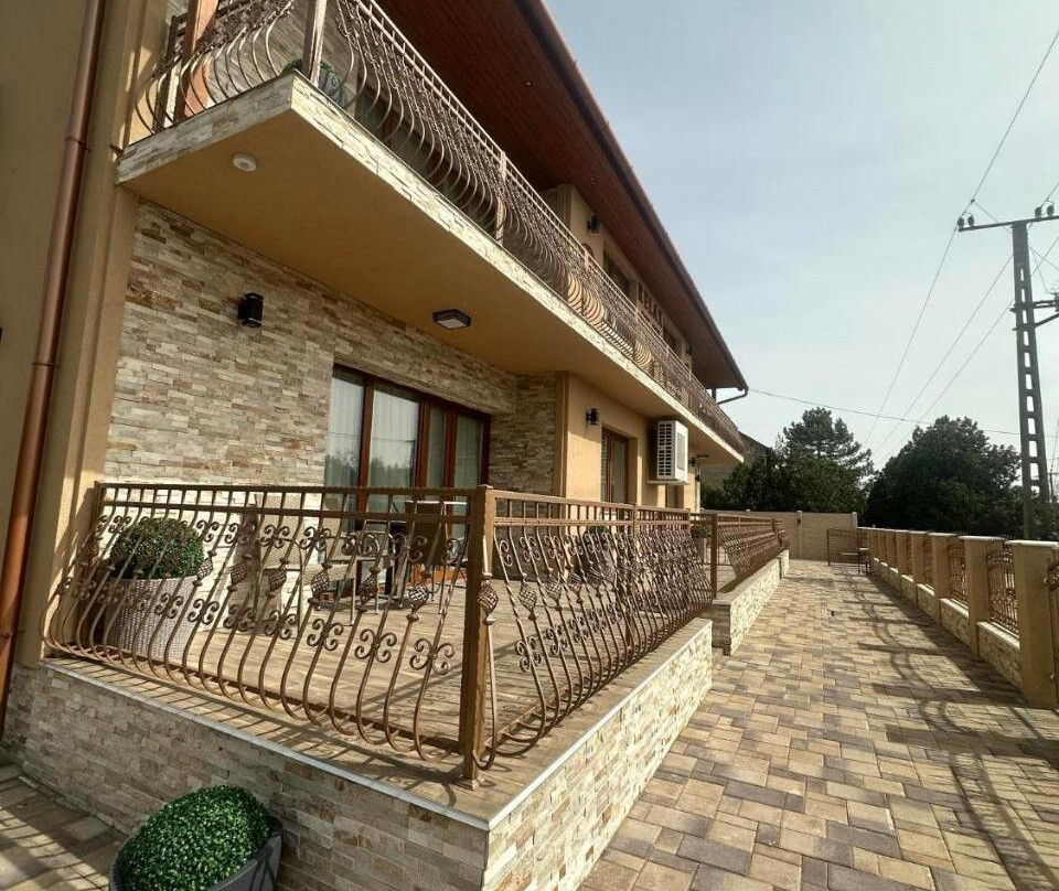 Tiszavirag Apartmanhaz