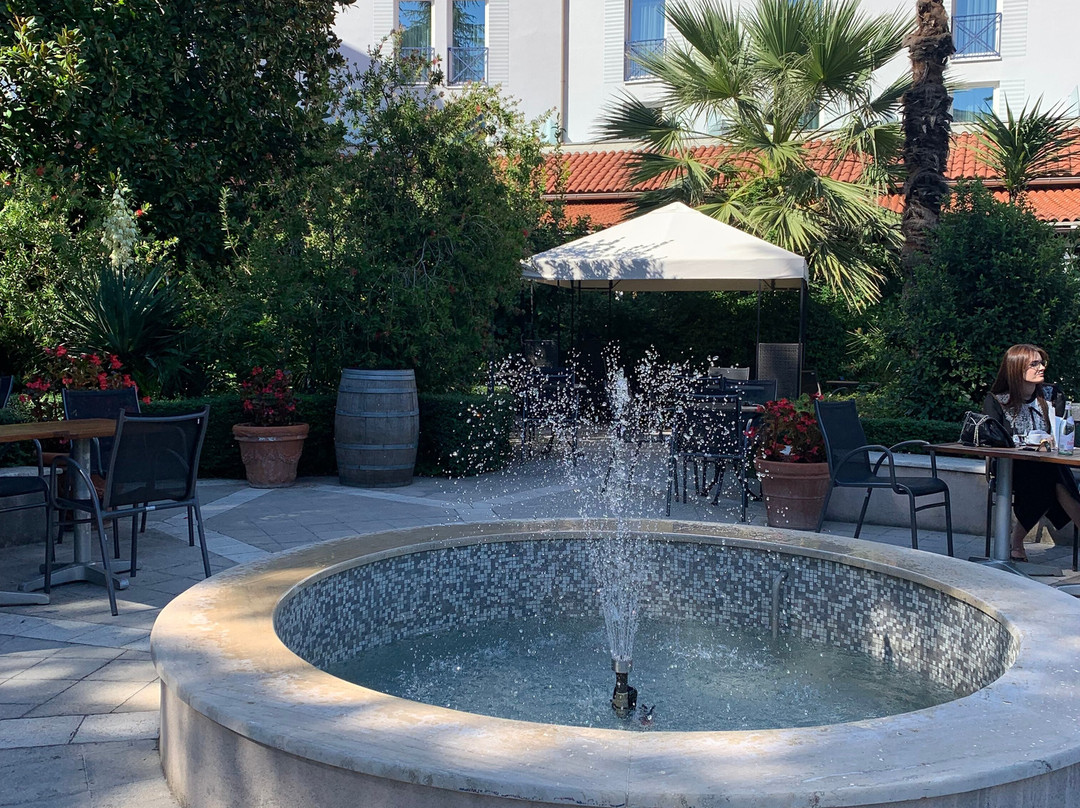 Rogner Hotel Tirana主图