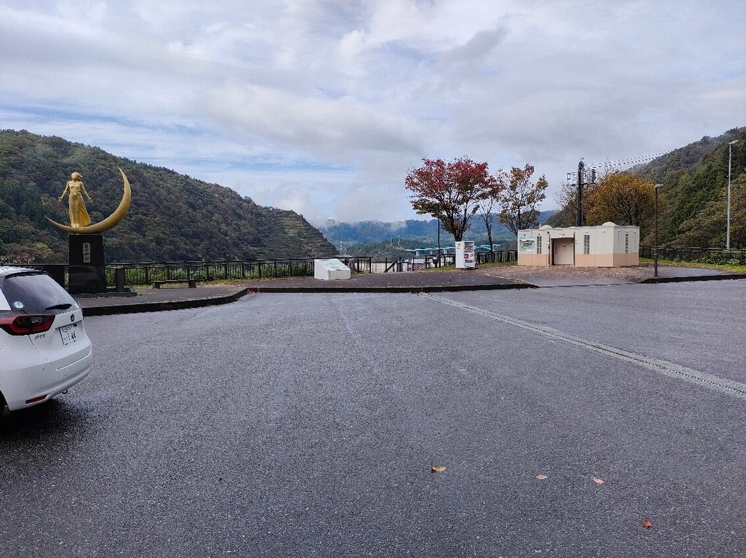 Goddess of The Moon Statue-鹤冈市必去景点