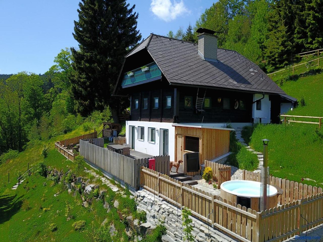 Glühwürmchenhütte Und Romantikhütte