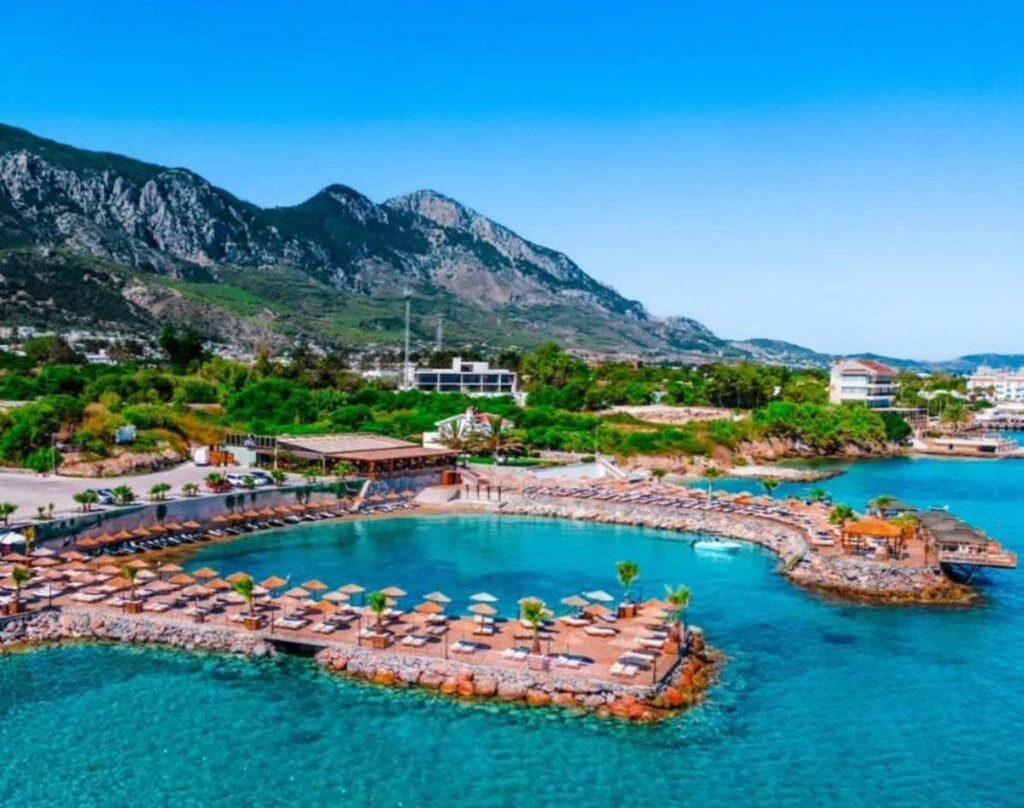 Riverside Boutique & Beach