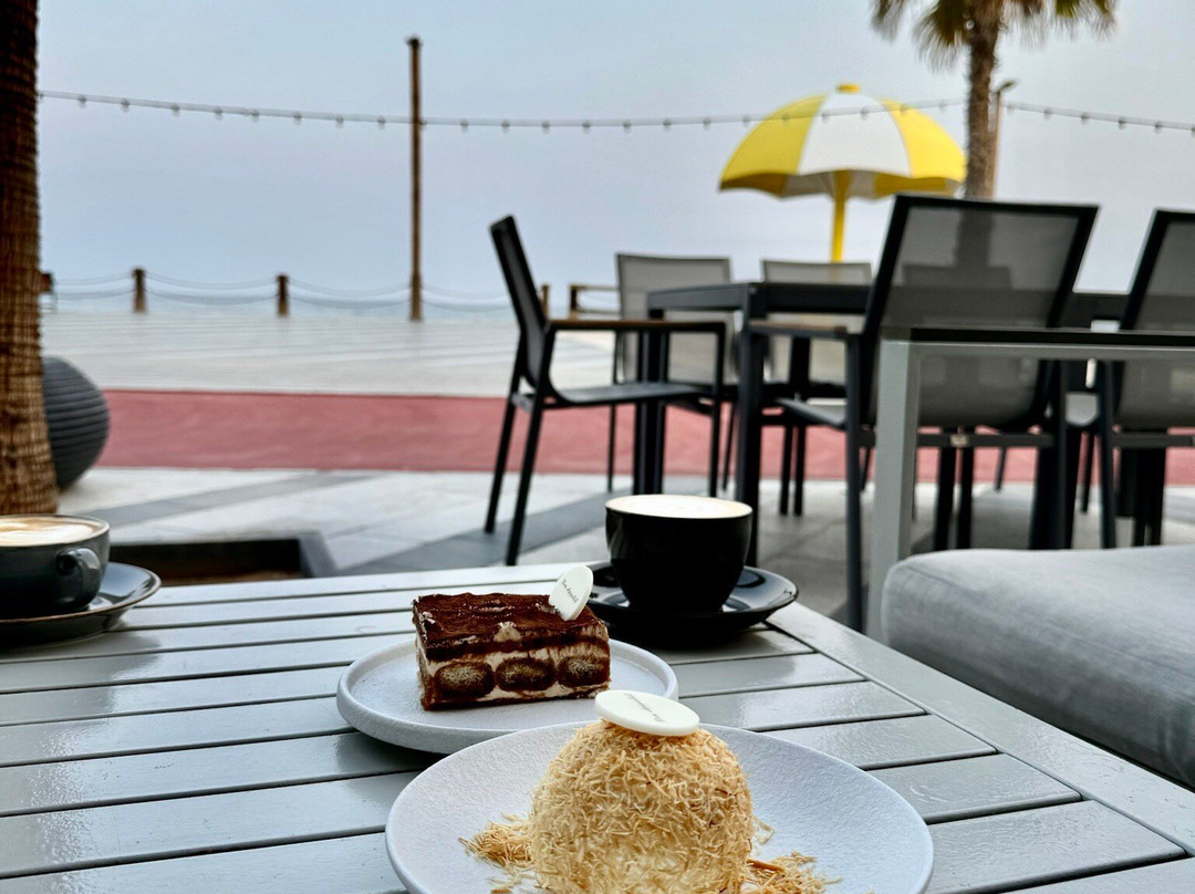 Umbrella Beach-富查伊拉必去景点