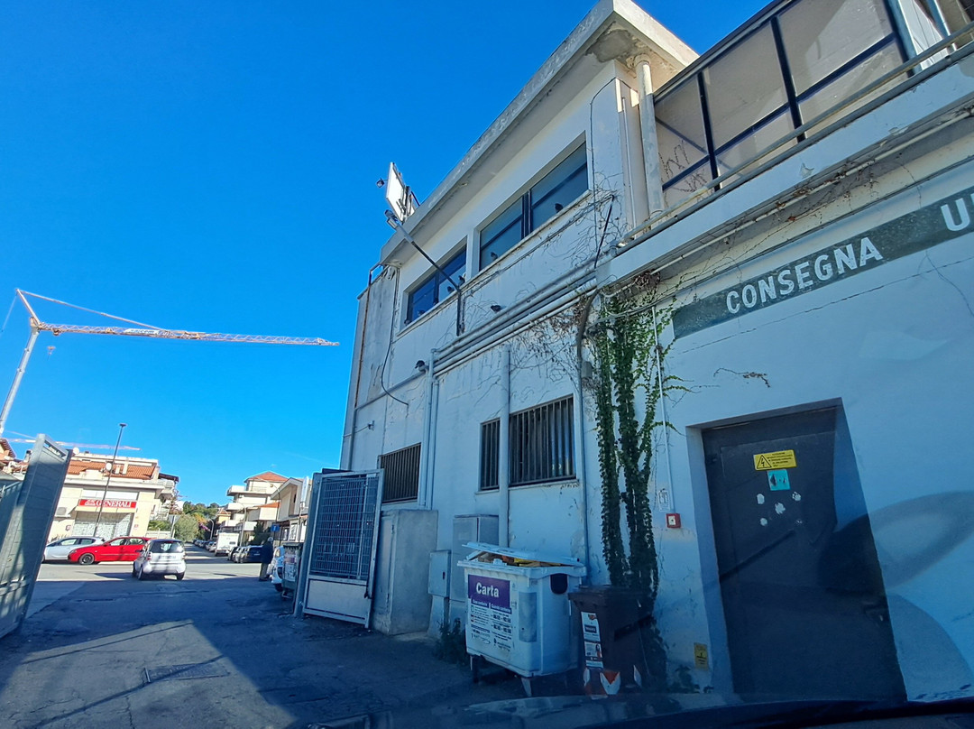 Centro Commerciale Delfino-佩斯卡拉必去景点