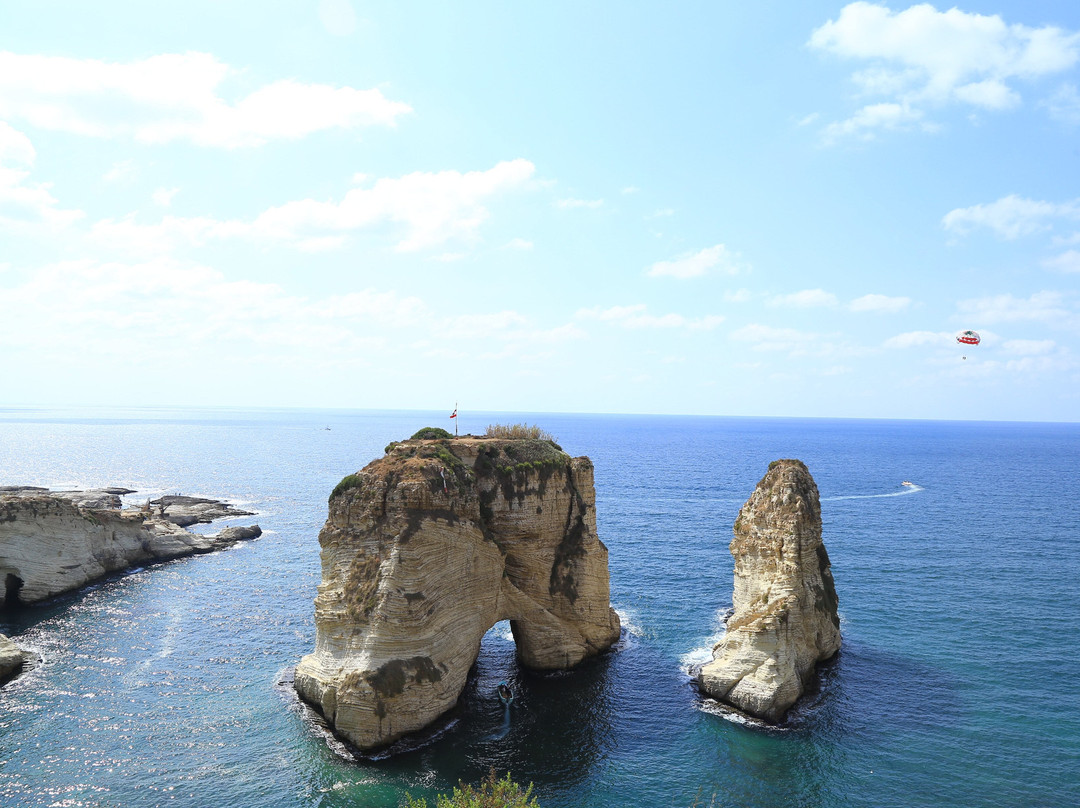 Pigeon Rocks in Raouche-贝鲁特必去景点