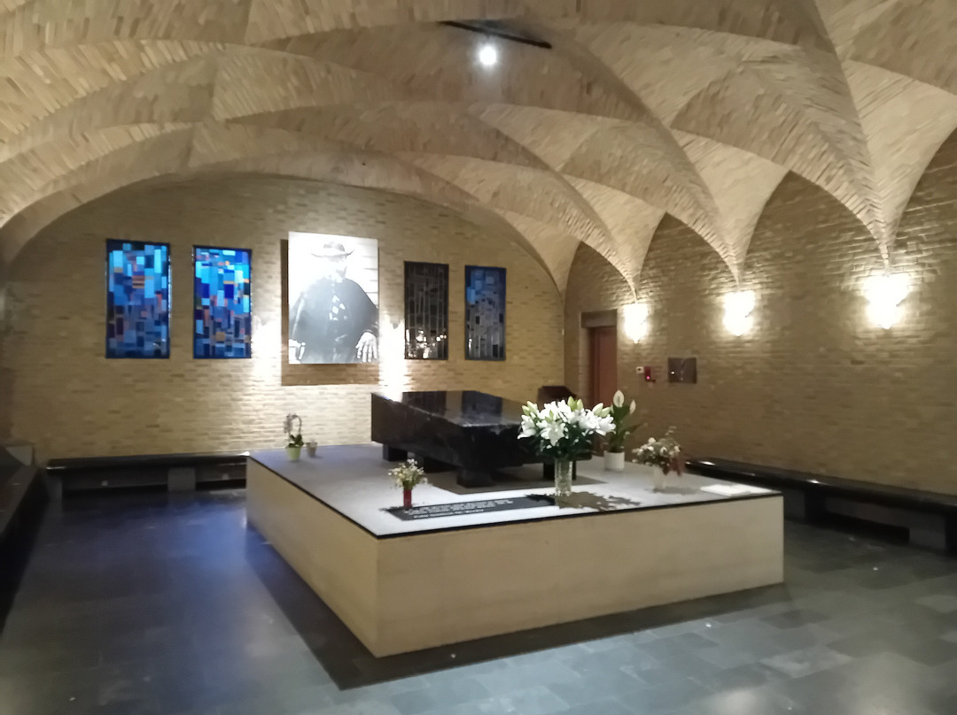Father Damien's Crypt景点图片