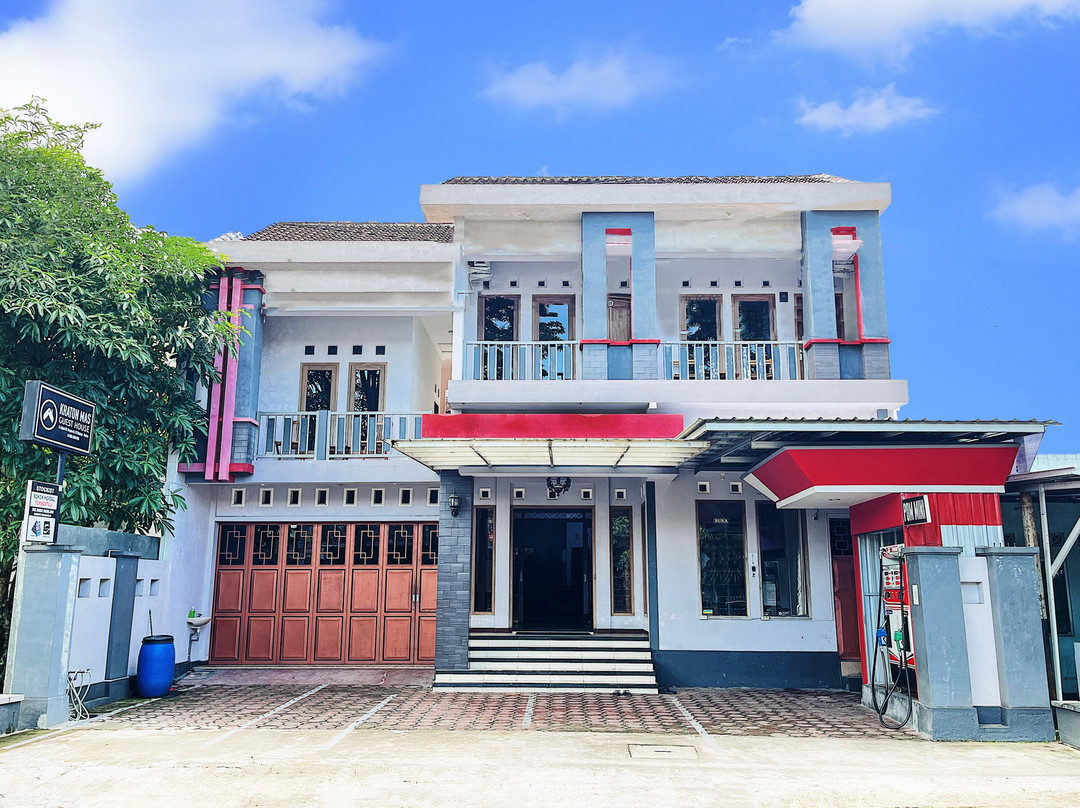 Kraton Mas Guest House