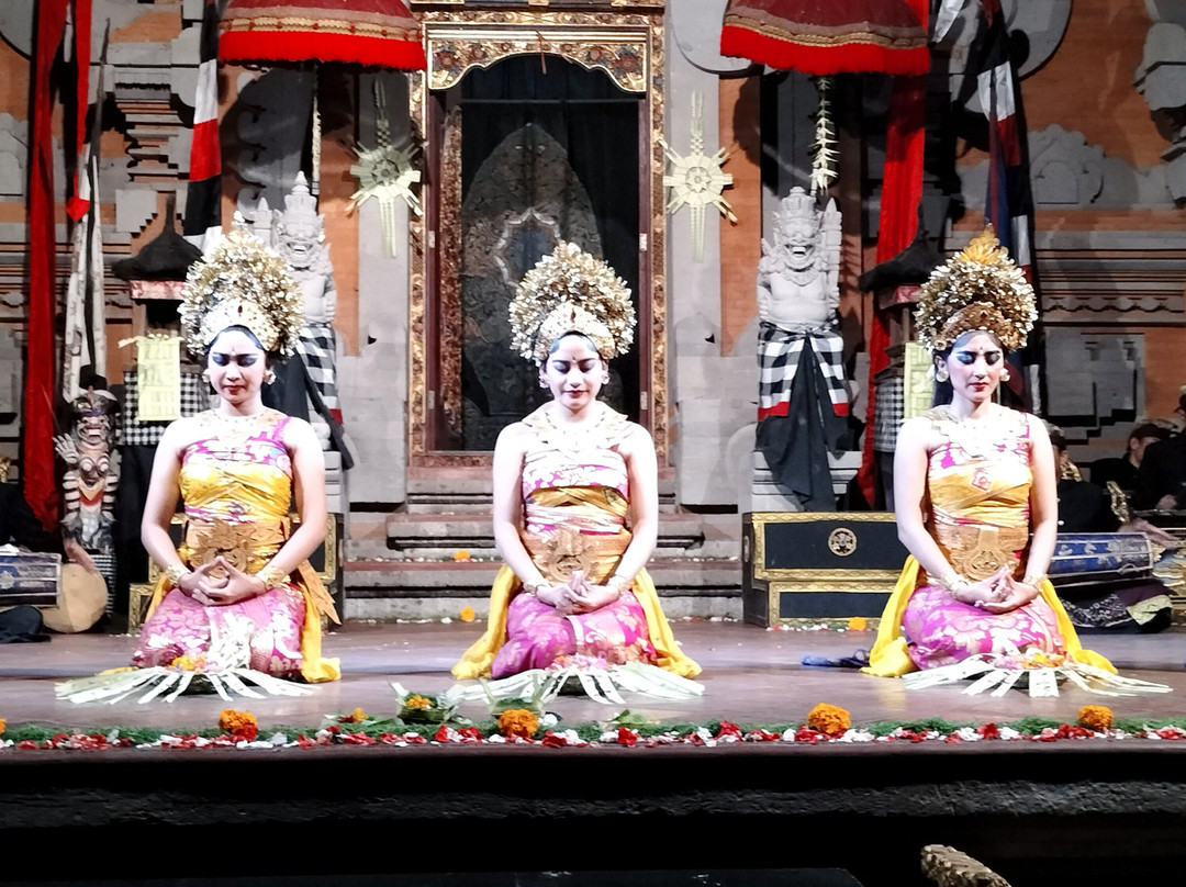 萨里-乌布必去景点