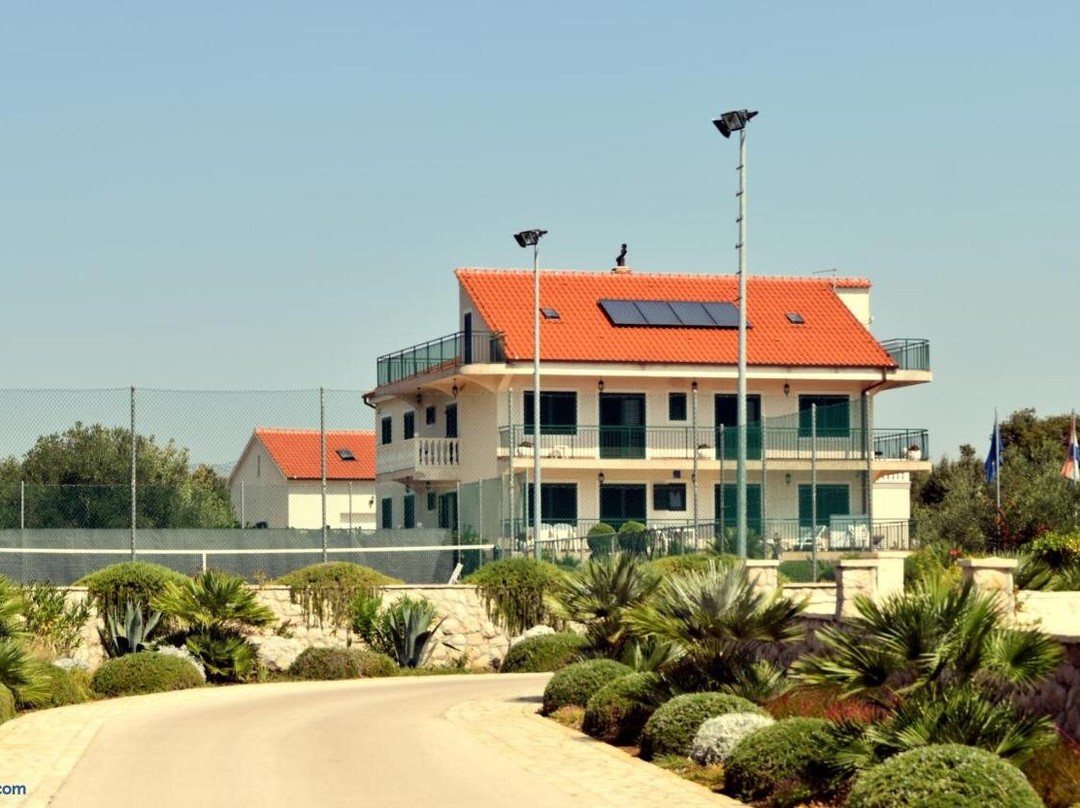 Americana Luxury Apartments