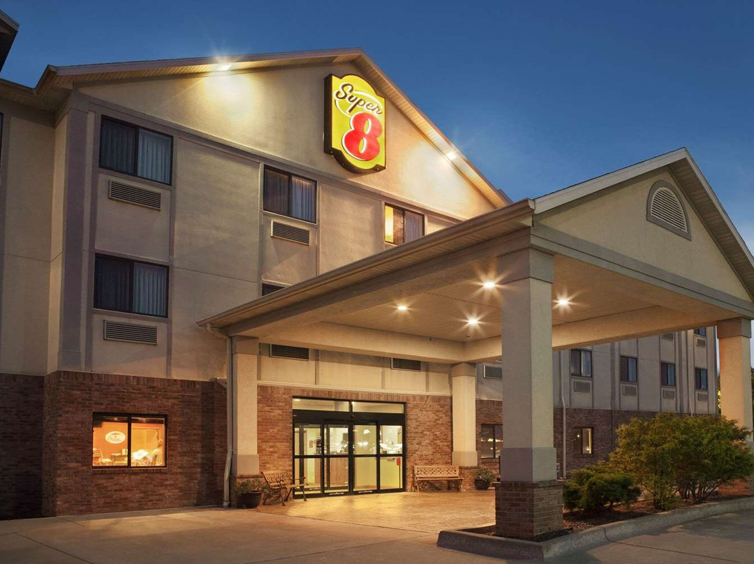 Super 8 by Wyndham Perryville