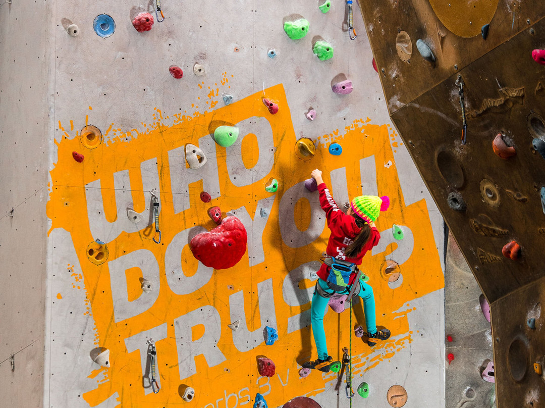 Summit Centre Climbing Wall景点图片