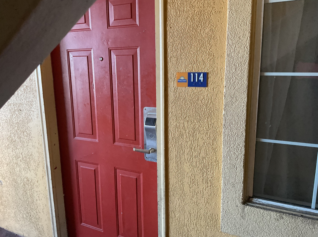 Days Inn by Wyndham Barnwell主图