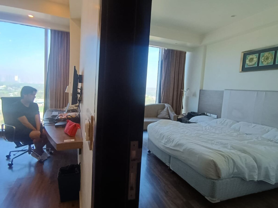 Golden Suites Gurugram主图