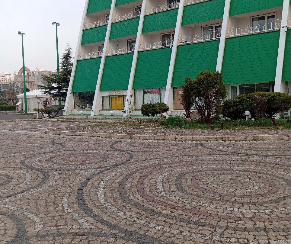 International Laleh Hotel