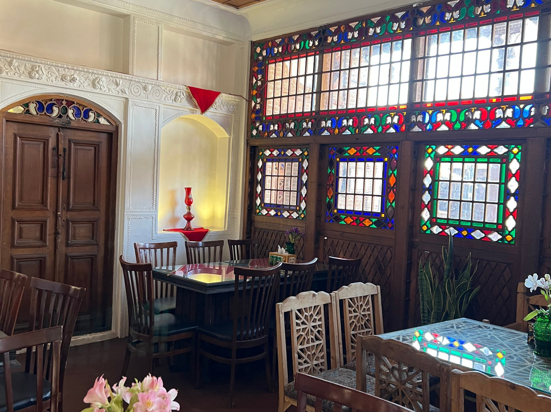 Traditional Behrouzi Hotel主图