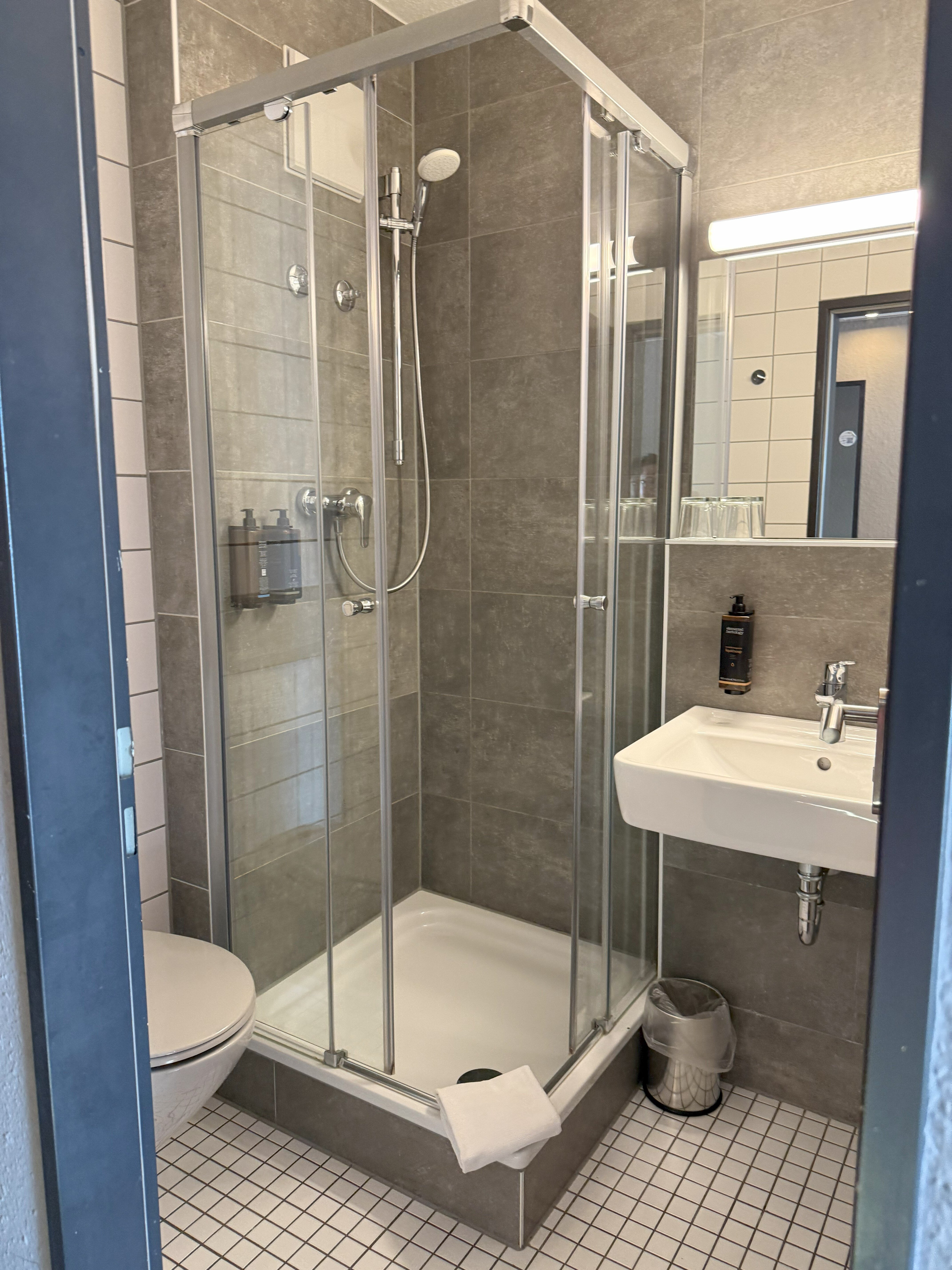 Mercure Hotel Stuttgart Zuffenhausen-浴室