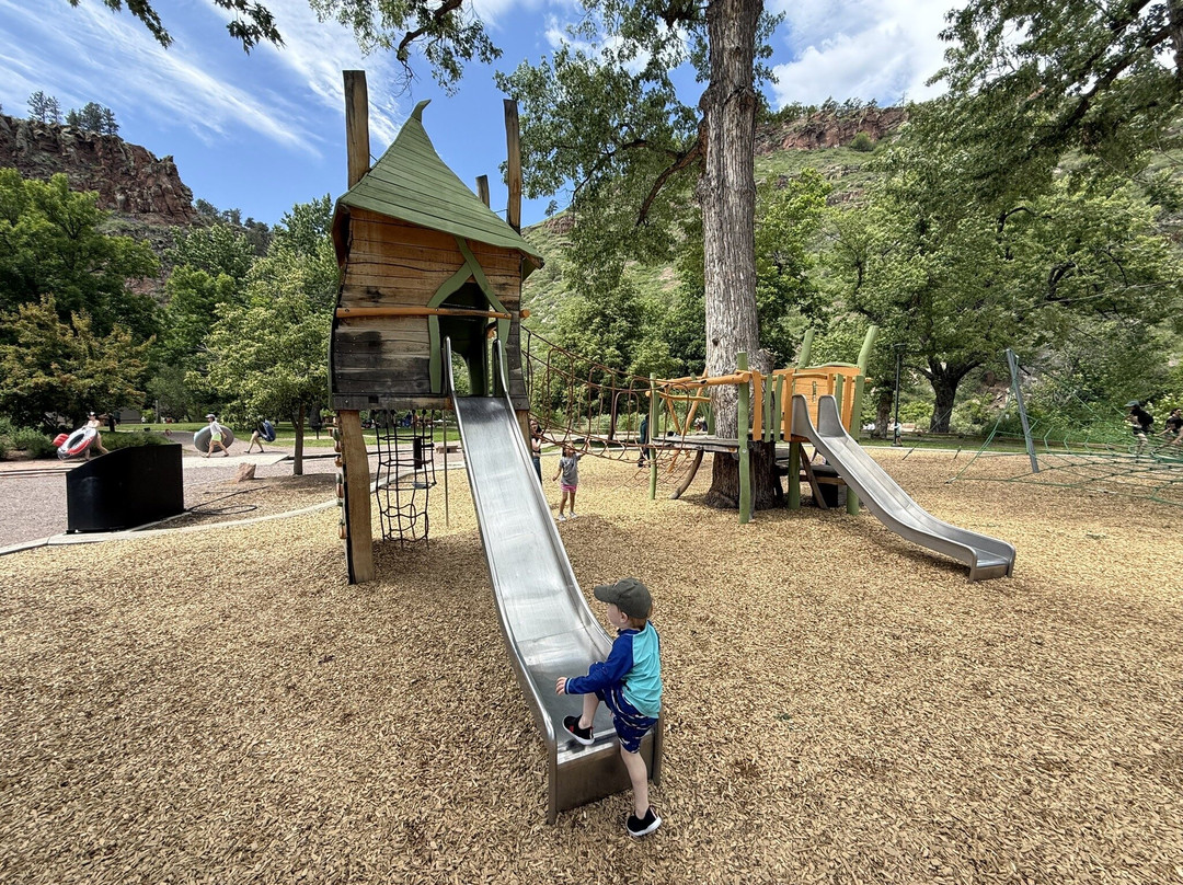 LaVern M Johnson Park-Lyons必去景点