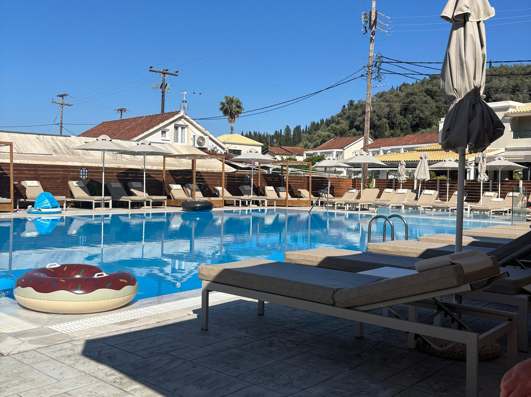 Pristine Hotel主图