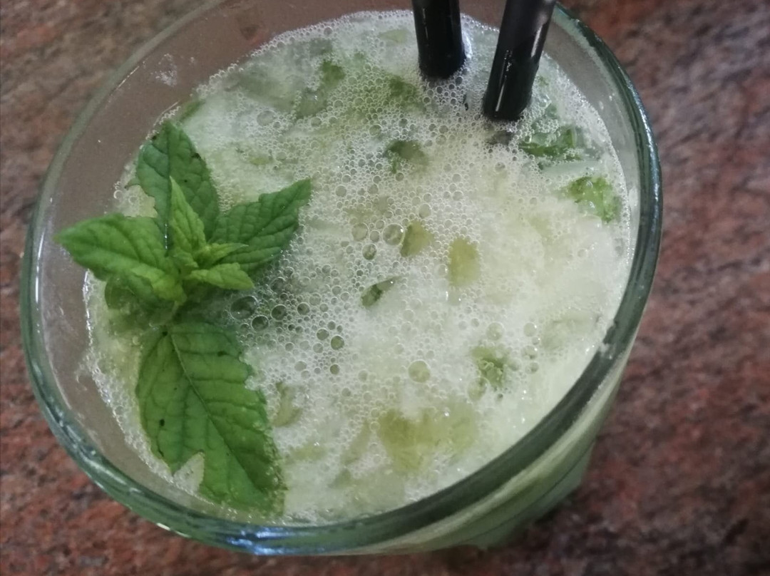 别墅湖泊酒店主图