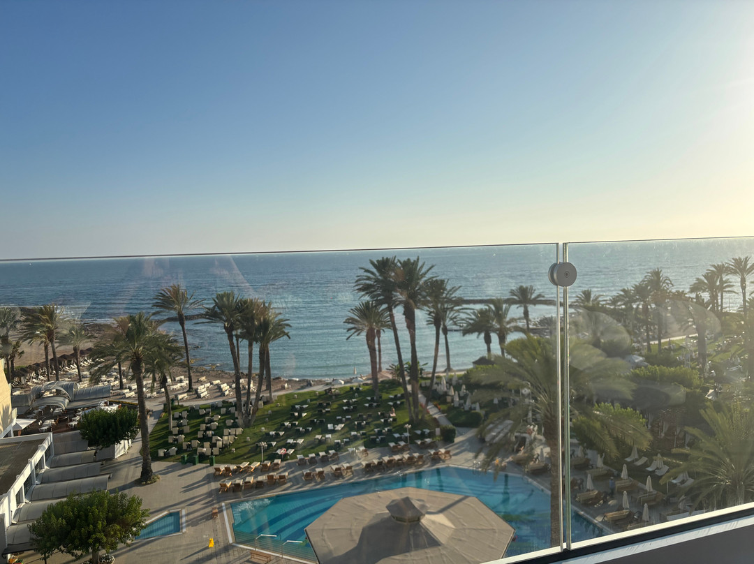 Constantinou Bros Pioneer Beach Hotel主图