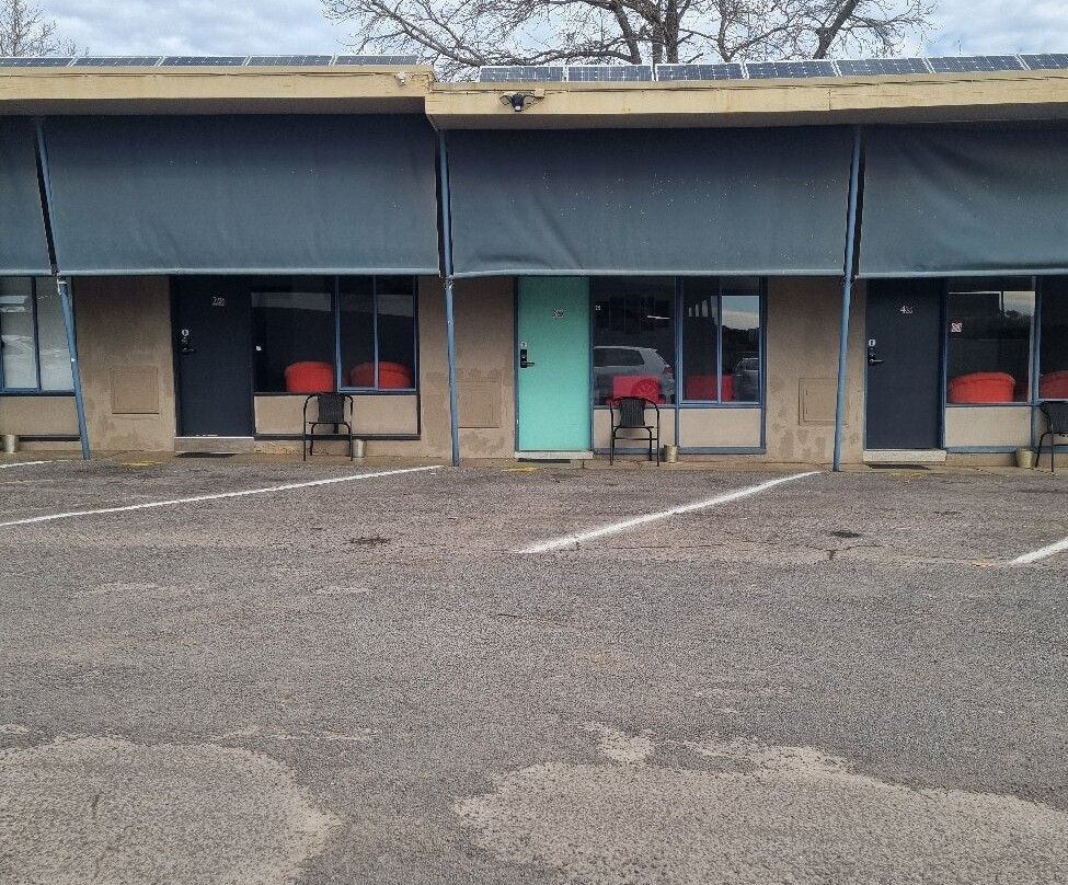 榆树汽车旅馆主图