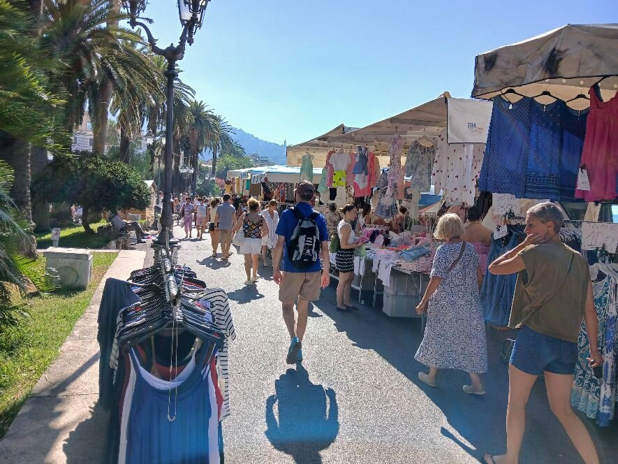 Mercato del giovedì-拉帕洛必去景点