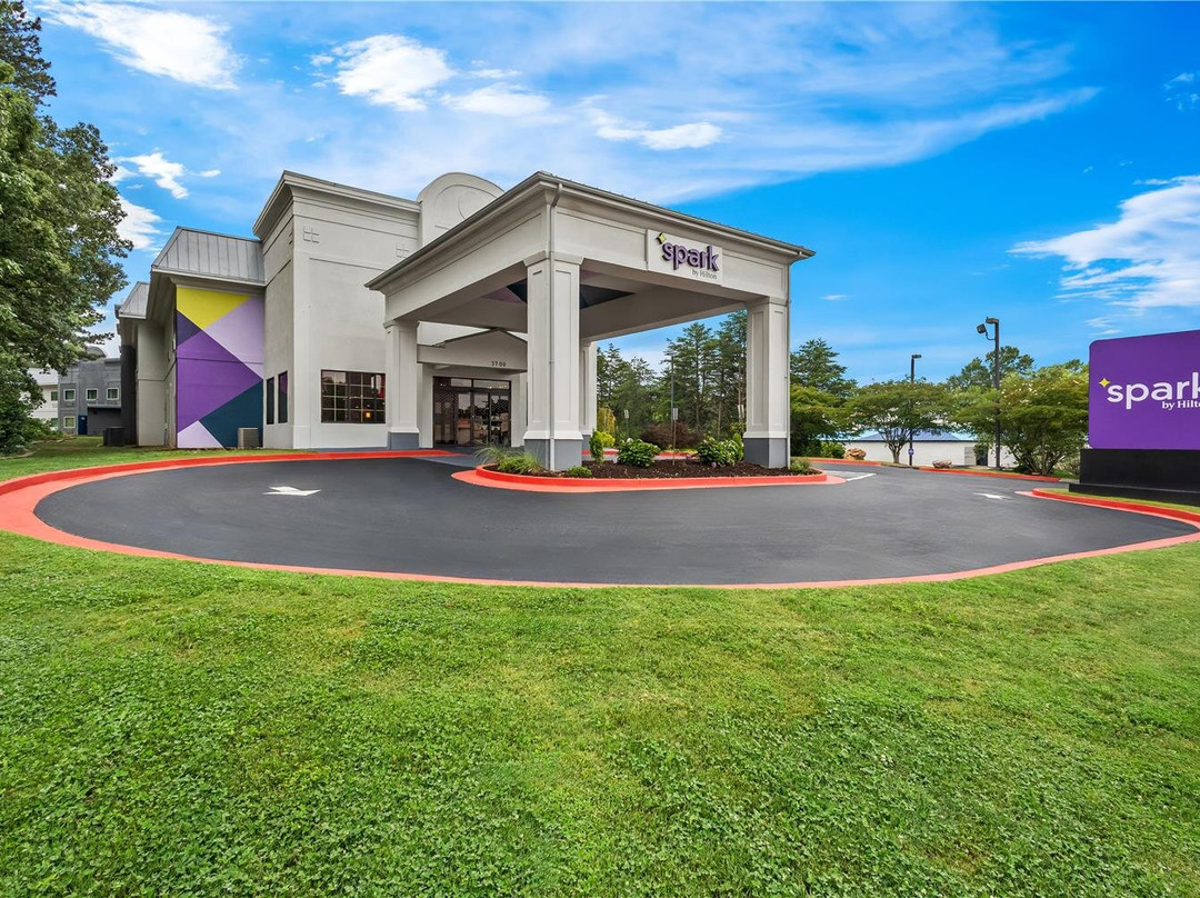 Spark by Hilton Duluth