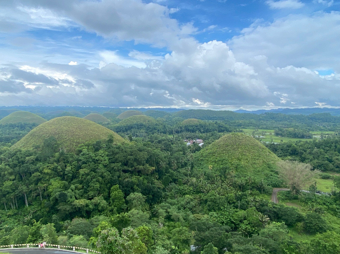 Chocolate Hills Complex主图