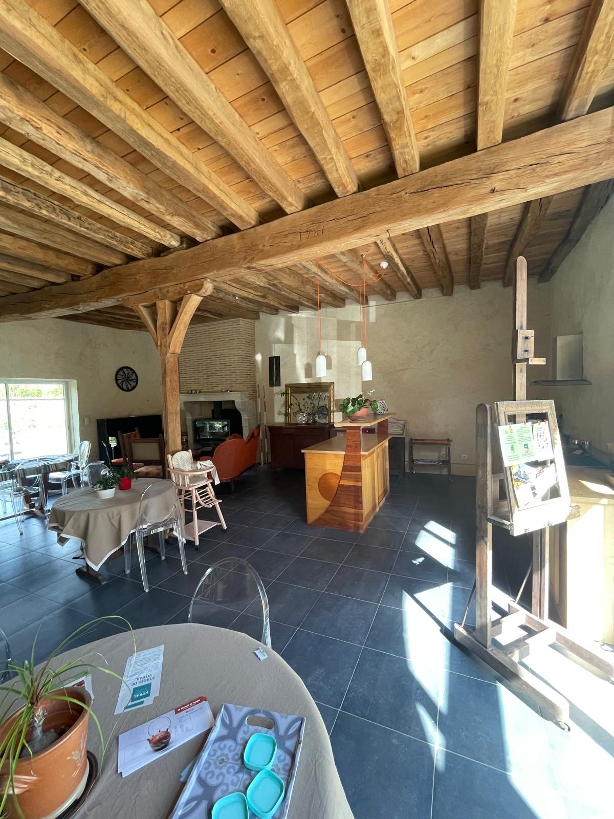 La Petite Maison Amandinoise-餐饮