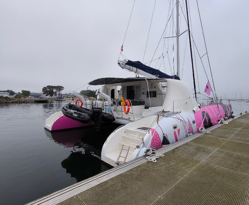 Caseneuve Maxi Catamaran-Baden必去景点