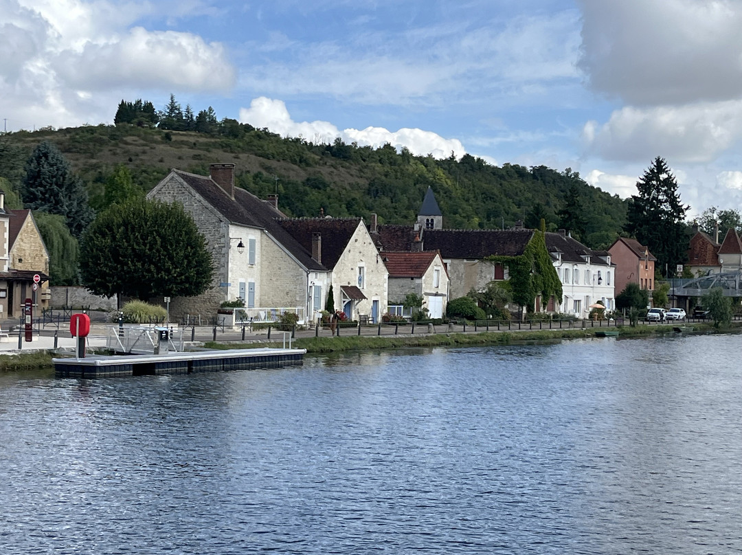 Le Boat - Tannay-Tannay必去景点