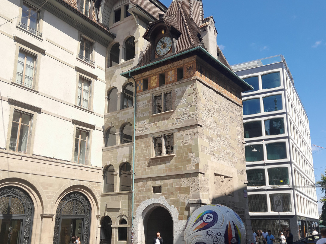 The Molard Tower-日内瓦必去景点