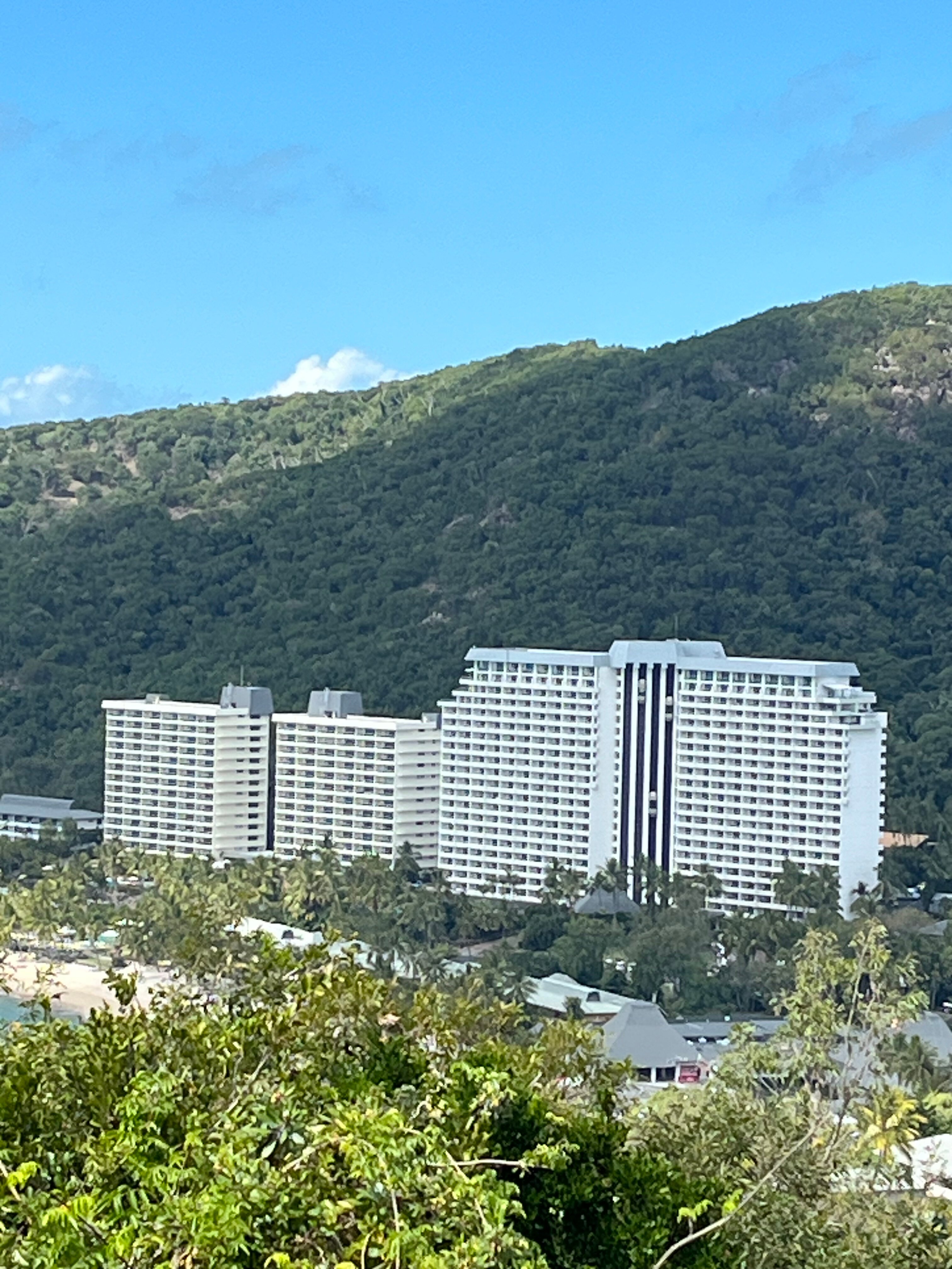 圣灵礼拜天假日公寓-官方