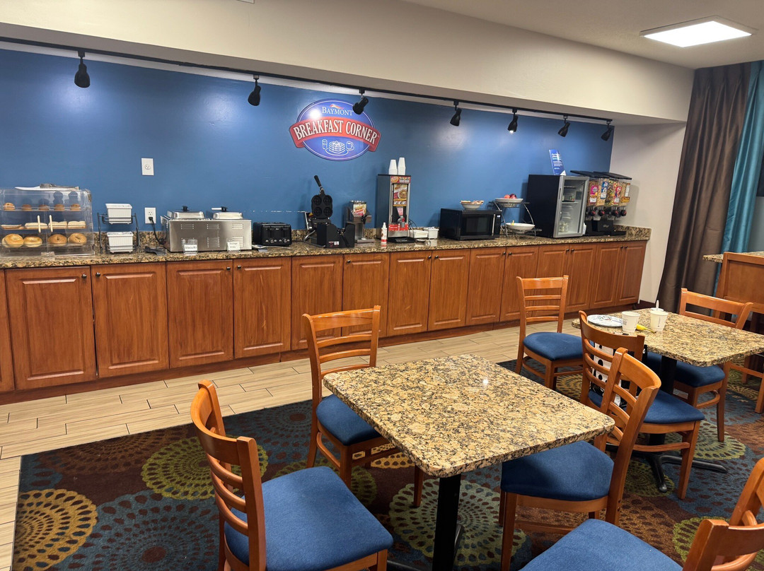 Baymont by Wyndham Mishawaka South Bend Area主图