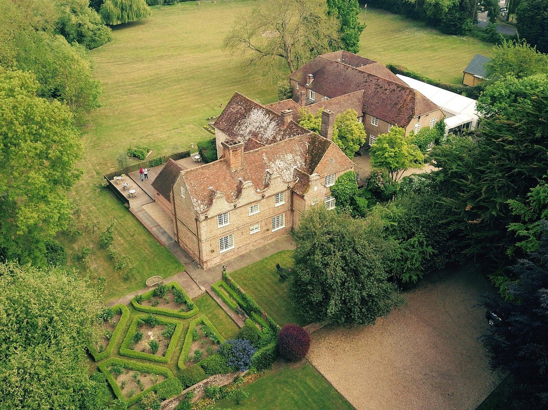 Howfield Manor Hotel主图