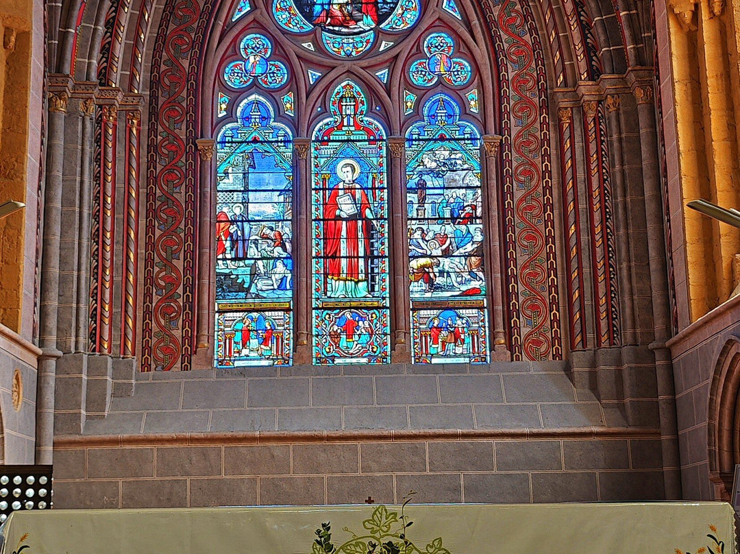 Eglise Saint-Laurent-Parthenay必去景点