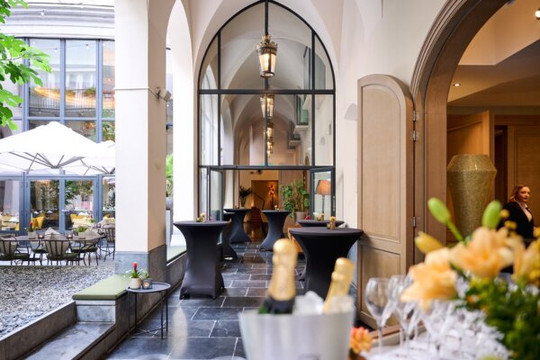 多米尼佳酒店主图